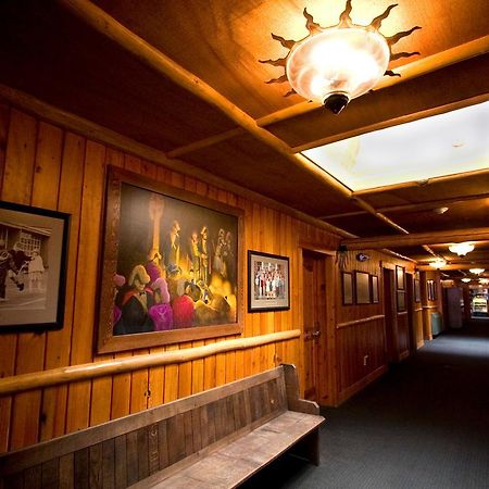 Mcmenamins Old St. Francis School Hotel เบนด์ ภายนอก รูปภาพ
