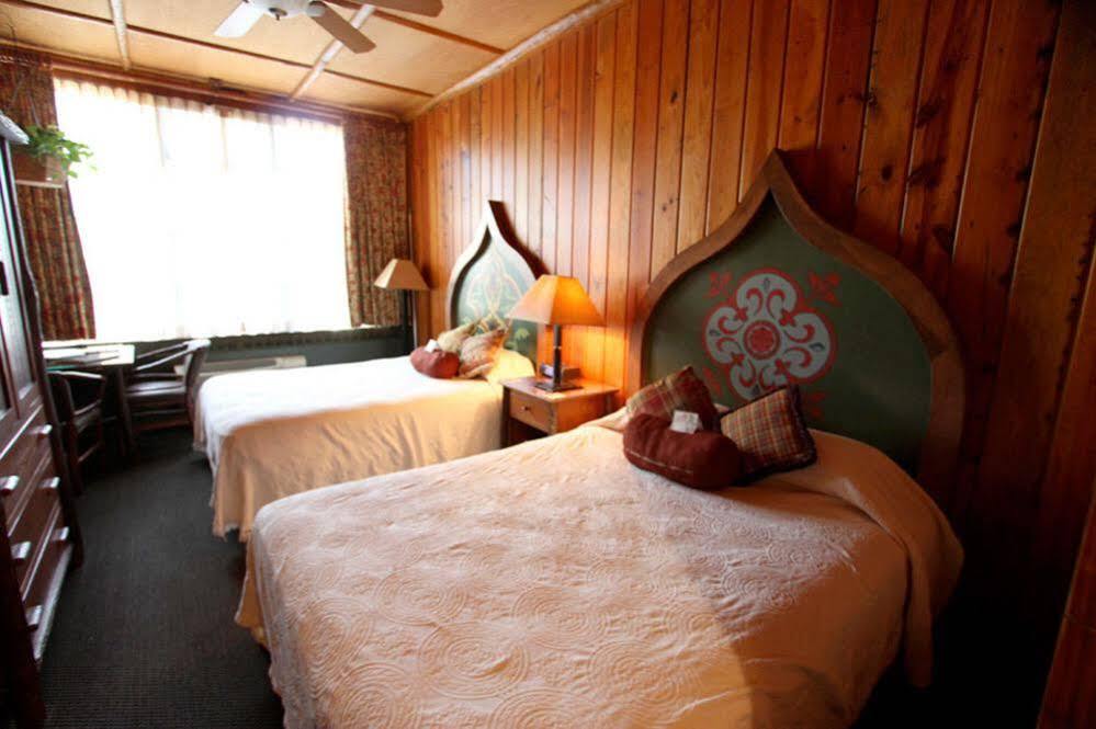 Mcmenamins Old St. Francis School Hotel เบนด์ ภายนอก รูปภาพ