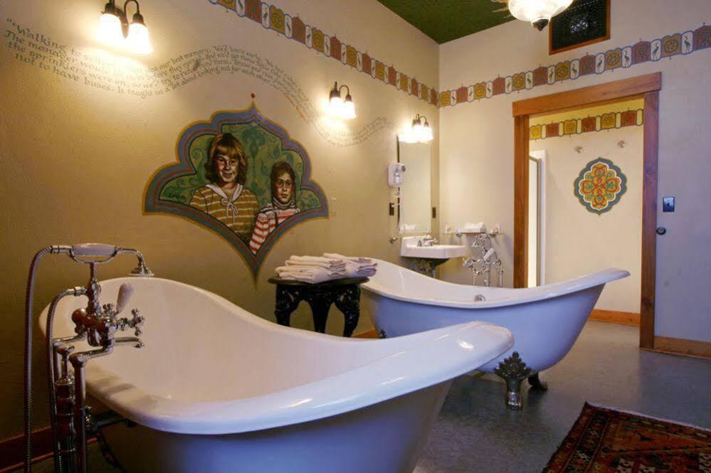 Mcmenamins Old St. Francis School Hotel เบนด์ ภายนอก รูปภาพ