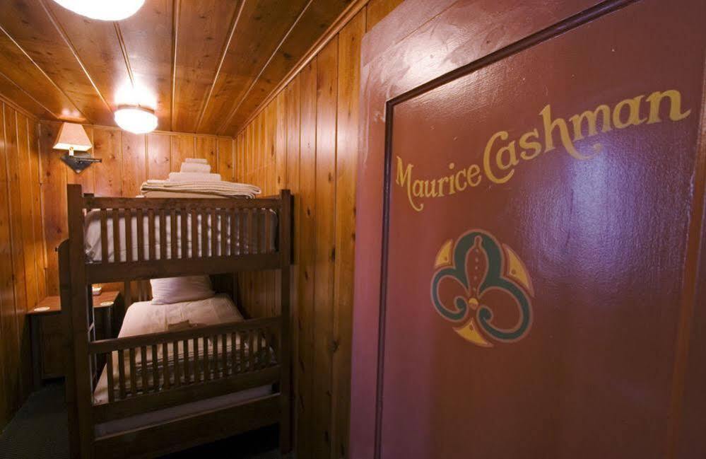 Mcmenamins Old St. Francis School Hotel เบนด์ ภายนอก รูปภาพ